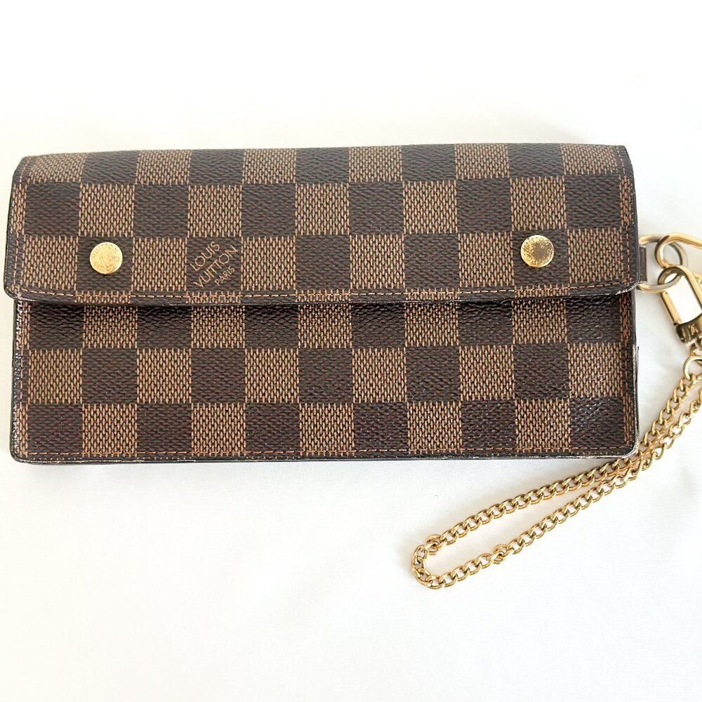 Louis Vuitton Damier Wallet with Chain